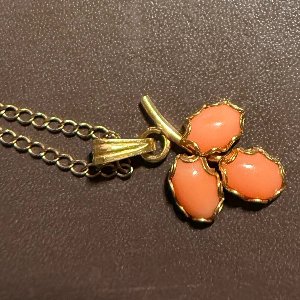 Gold filled and pink coral vintage Pendant Necklace - Picture 2 of 8